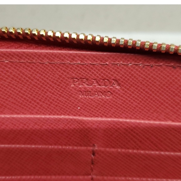 Prada Pre-loved Milano Saffiano Leather Wallet - Picture 4 of 9